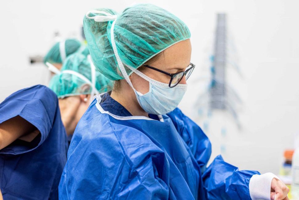Poco meno di 3mila contagi in Calabria, 940 nel cosentino. Positività stabile al 21,05%. 51 Coronavirus medici3 11