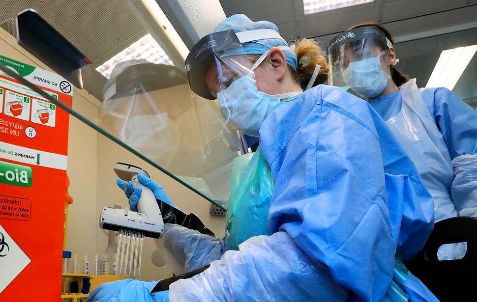 Contagi in calo in Calabria (+163), 4 vittime. Diminuiscono i ricoveri in area medica 51 Coronavirus medici7 7