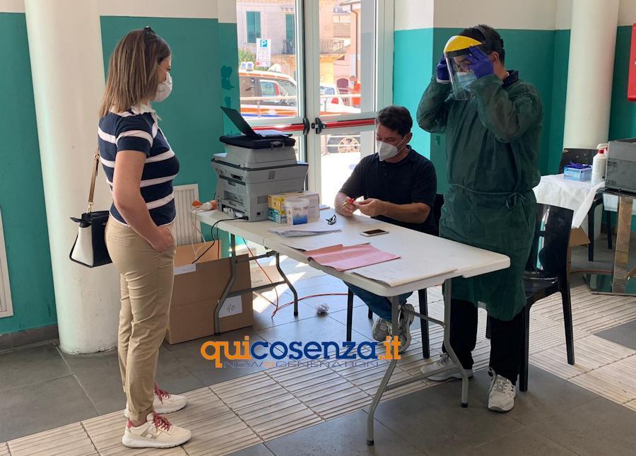 Coronavirus tamponi stazione Paola03