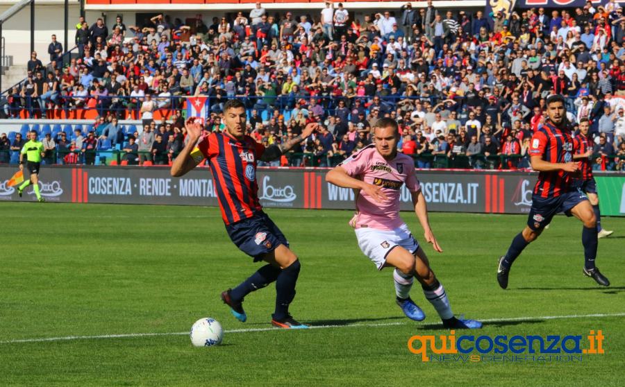 Apre Nestorovski, Sciaduone firma il pari. Cosenza - Palermo finisce 1 a 1 68 Cosenza Palermo