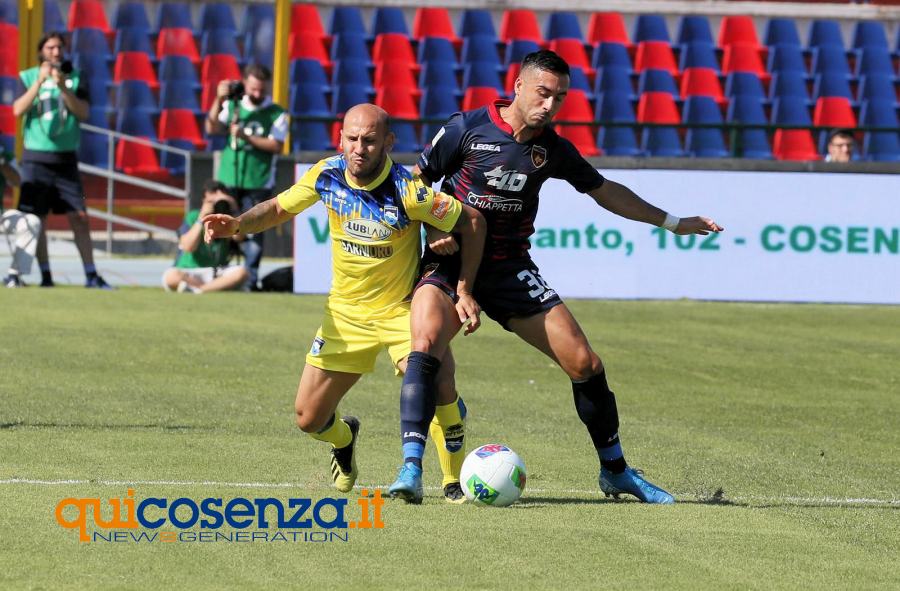 Cosenza, ancora un ko amaro. Vince il Pescara con un rigore inesistente e il lampo di Galano 80 Cosenza Pescara1
