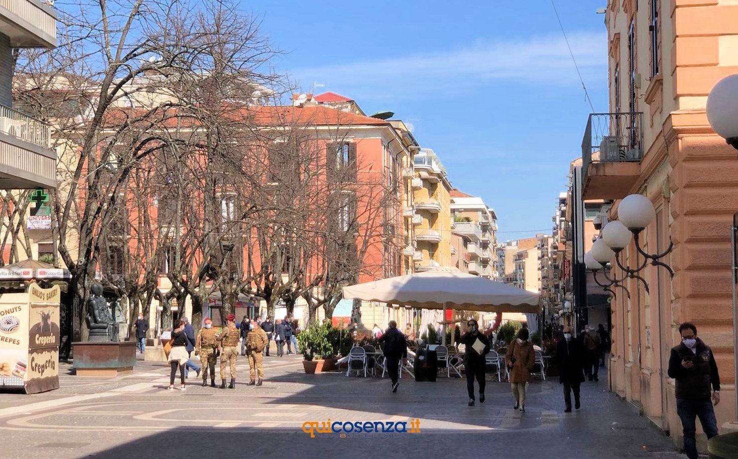 Calabria in zona arancione, scuole in presenza. Riaprono negozi e parrucchieri 51 Cosenza corso mazzini controlli militari esercito2