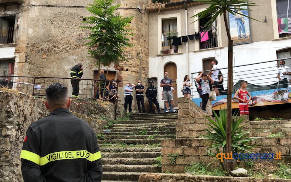 Crollo Cosenza 1