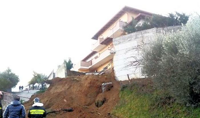 Crollo Montalto Uffugo