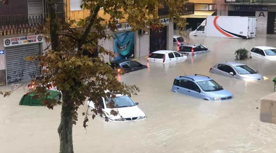 Crotone alluvione 1