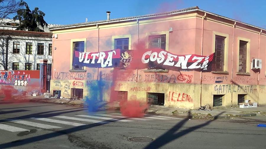 Curva Sud Cosenza immobile
