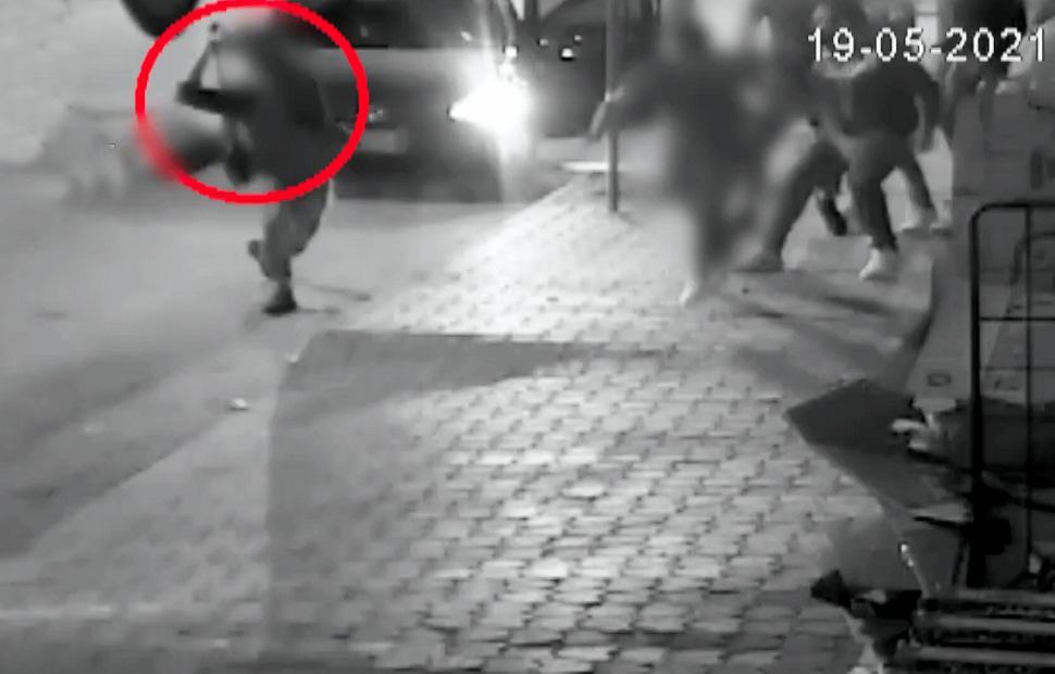 Pestati perché ha lasciato il fidanzato "ti scuoio e ti taglio la lingua". Lei "un inferno" 51 Cutro Pestati