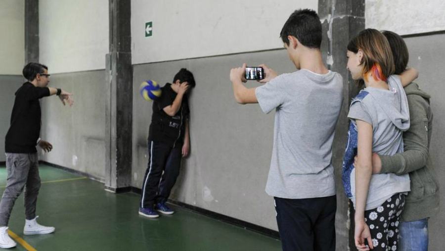Cyberbullismo 07 kFDF U10901342015567wGG 1024x576@LaStampa 1