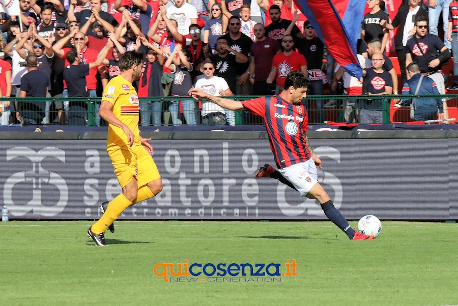Il Cosenza di Tommaso D'Orazio "con questa maglia la mia maturazione" (AUDIO) 62 DOrazio 1