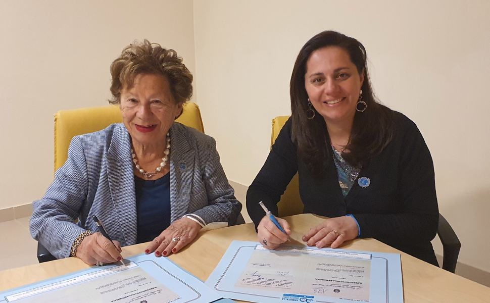 Da sx la pres Unicef Italia Pace e la pres prov Unicef Cs Perri