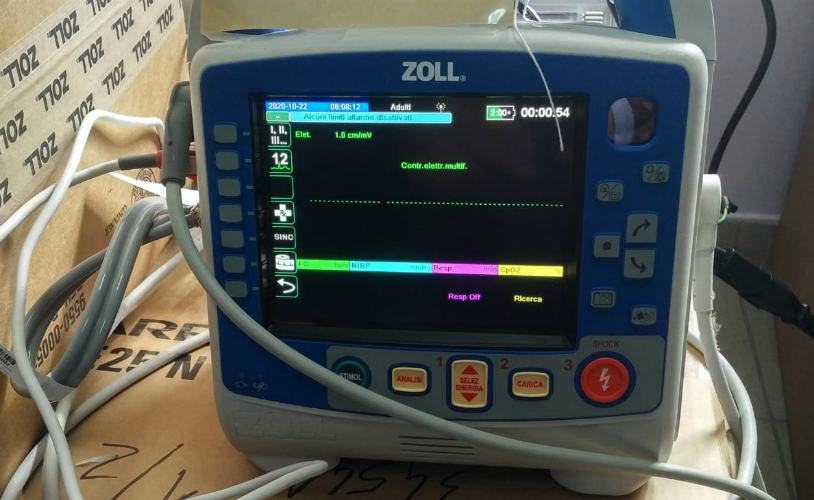 Consegnati all'Asp di Catanzaro 13 defibrillatori di ultima generazione 53 Defibrillatore 02