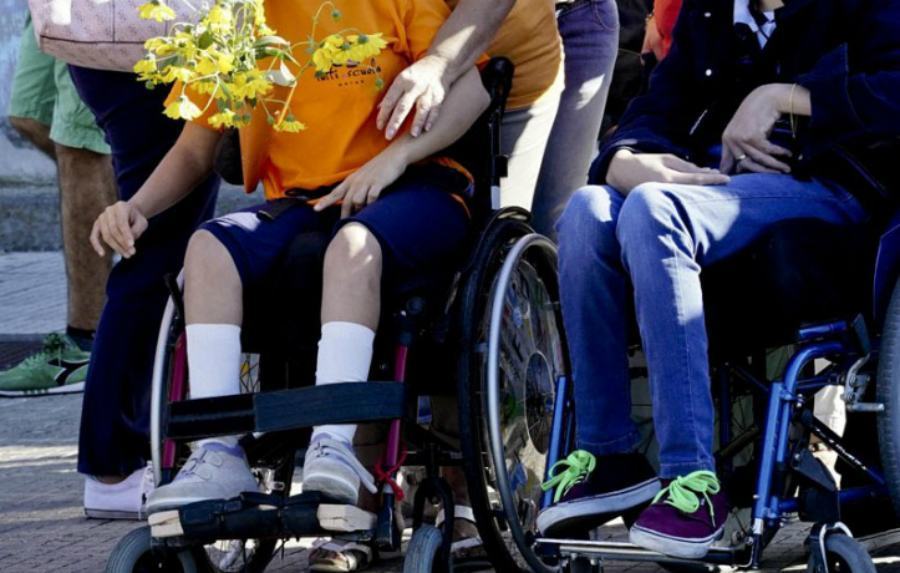 Disabili sedia a rotelle