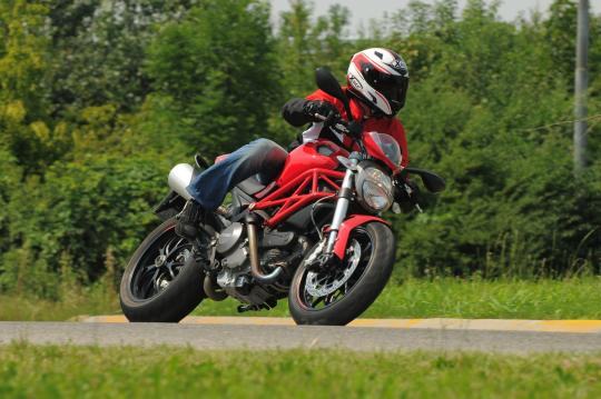 Minorenne del cosentino sorpreso alla guida di una Ducati con mezzo etto di marijuana 206 Ducati Monster minore marijuana796 28