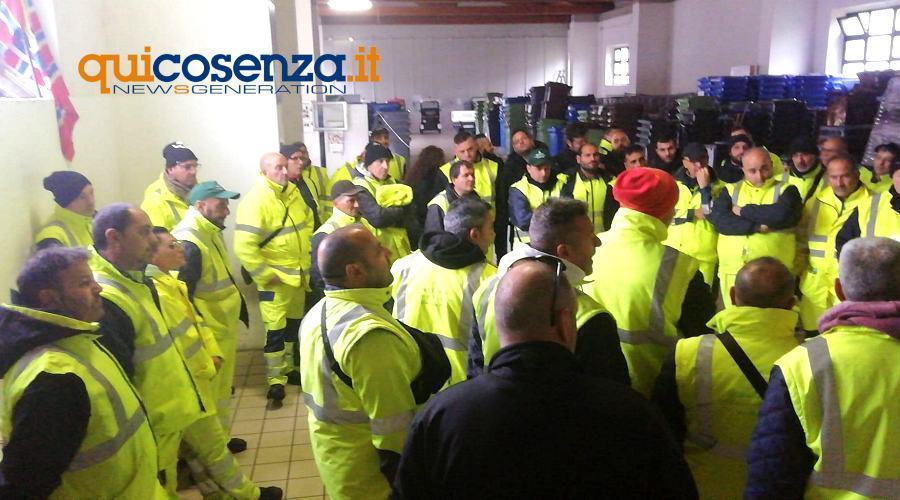 Ecologia Oggi tute gialle2 1