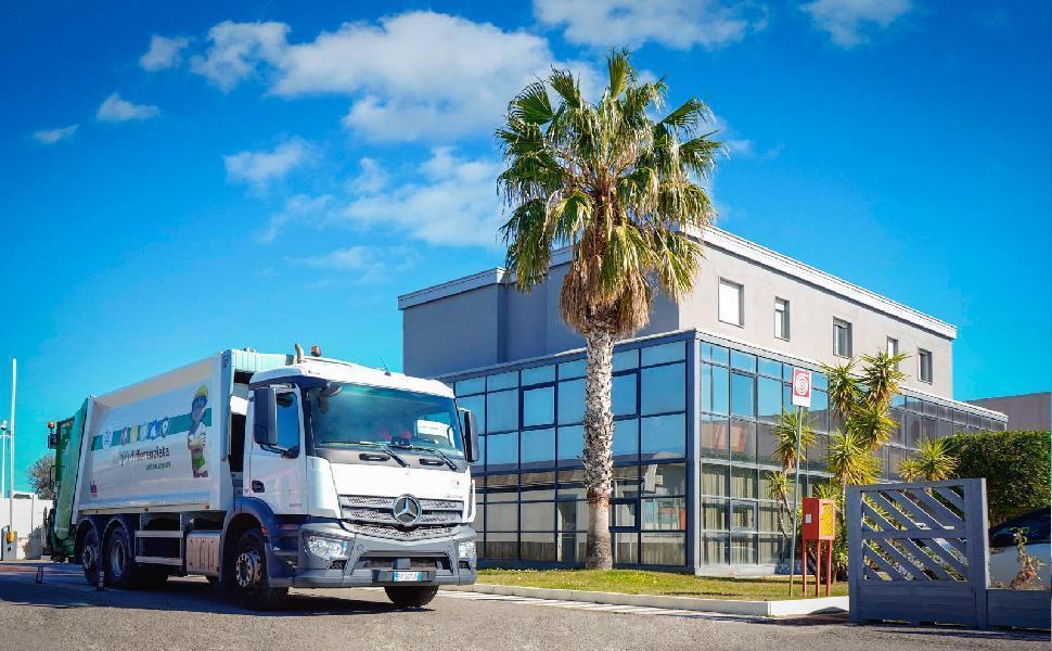 Ecoross mezzi e sede 1