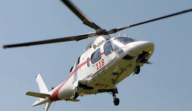 Elicottero in volo elisoccorso 6