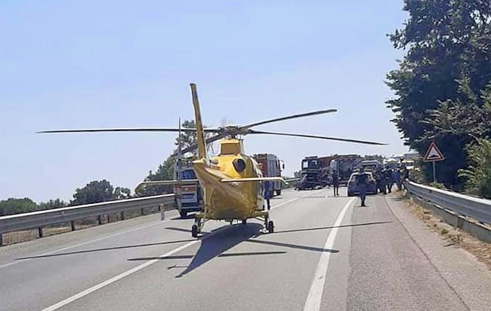 Incidente sulla Statale 106 a Sibari. Intervento tempestivo per un dializzato 62 Elisoccorso Sibari