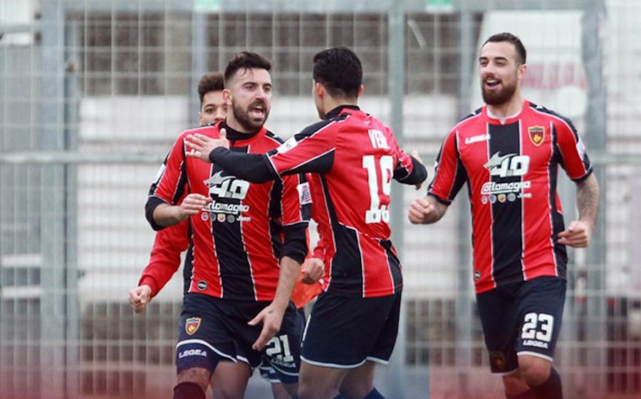 Prima la paura, poi la vittoria in rimonta. Al Cosenza la sfida salvezza con l'Entella 77 Entella Cosenza 1