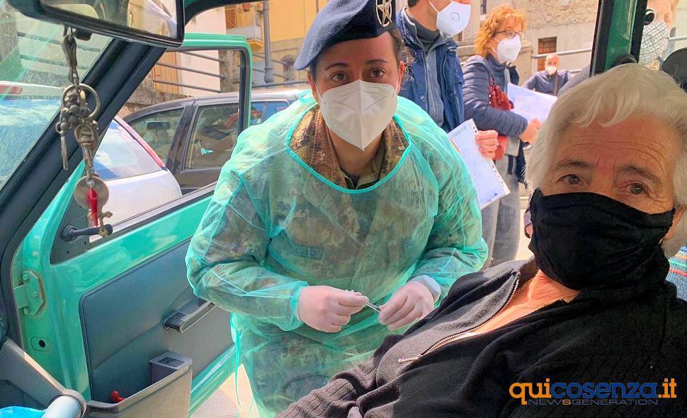 Esercito vaccinazioni anziani