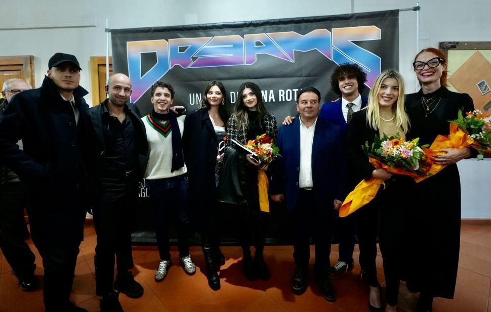 FOTO CAST CONFERENZA