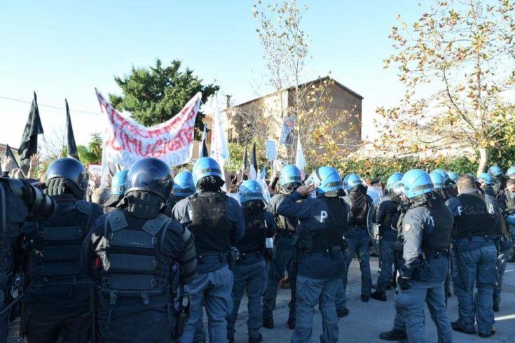Caso del cane Angelo: 21 indagati per la manifestazione di novembre a Sangineto 53 FOTO SANGINETO 2 2
