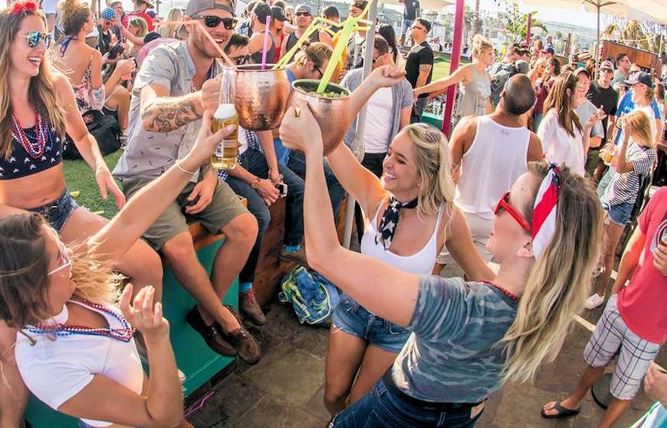 Feste di massa senza mascherine e distanziamento. È allarme focolai fra giovani 80 Feste giovani