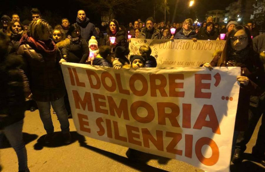 Fiaccolata di dolore e pianto sulla SS 106, in ricordo delle vittime della strada (FOTO) 51 Fiaccolata3