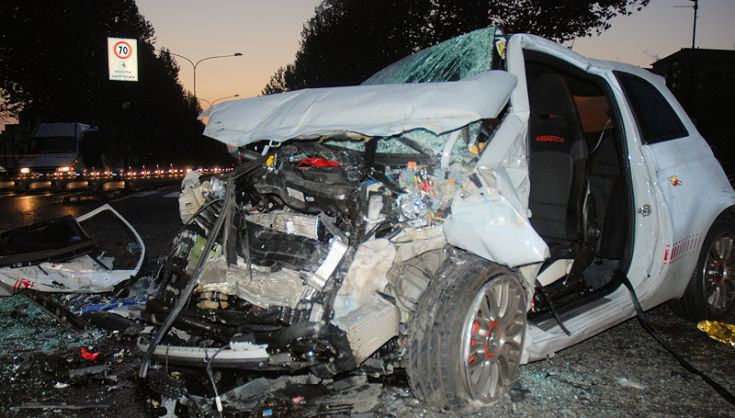 Si schianta con la sua Fiat 500 contro il guardrail: muore giovane di 29 anni 51 Fiat500