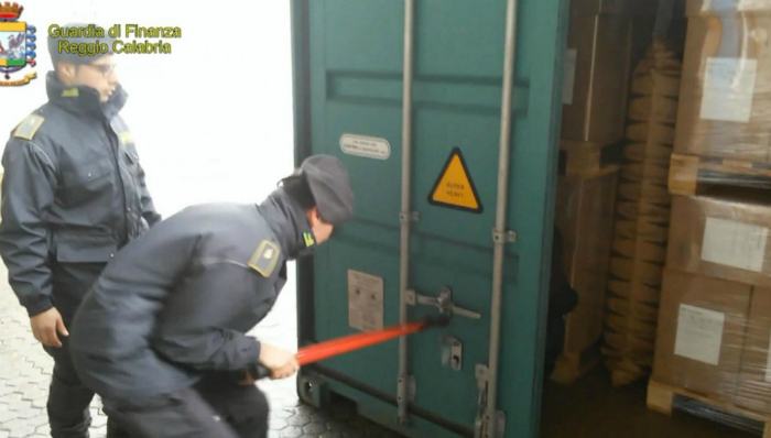 Scoperto ingente carico di droga, sequestrati 74 chili di cocaina 51 FinanzaGioiaTauro 2
