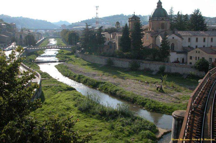 Settimana dell'oncologia pediatrica, Cosenza illumina d'oro il fiume Busento 80 Fiume Busento 1