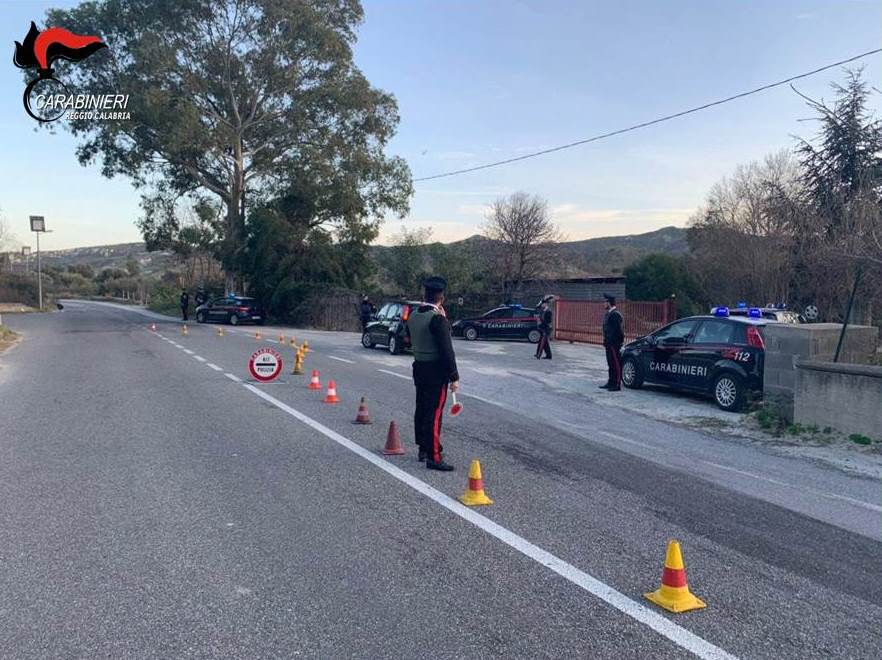 Posti di blocco e controlli dei carabinieri sulla 106 53 Foto 31