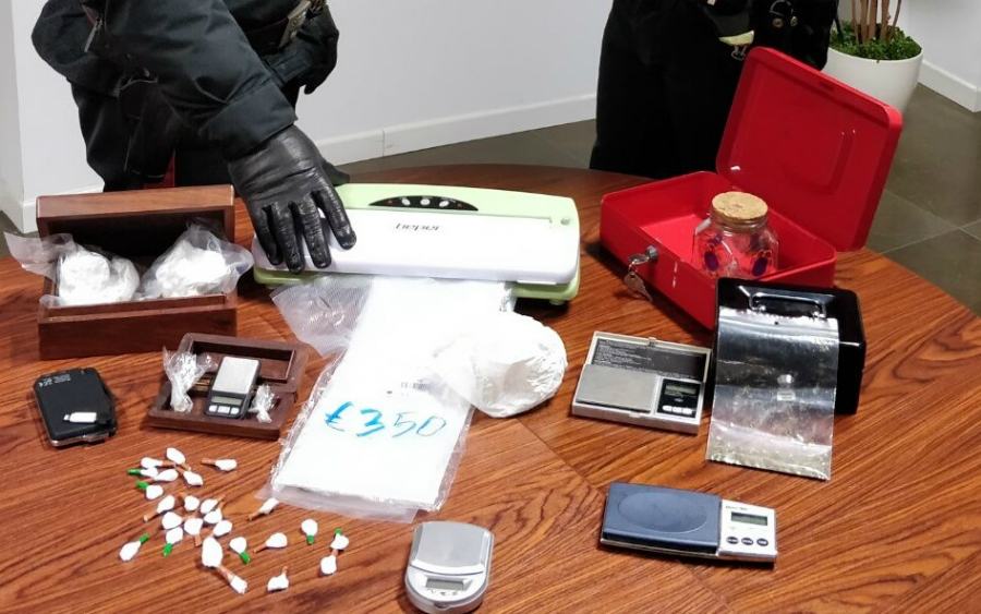 Coppia arrestata a Rende, gestiva un supermarket della droga 57 Foto Carabinieri Rende 1 droga coppia