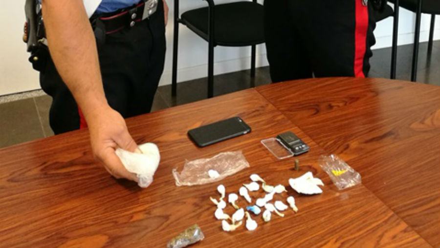 Foto Carabinieri di Rende arresto per spaccio di stupefacenti del 20