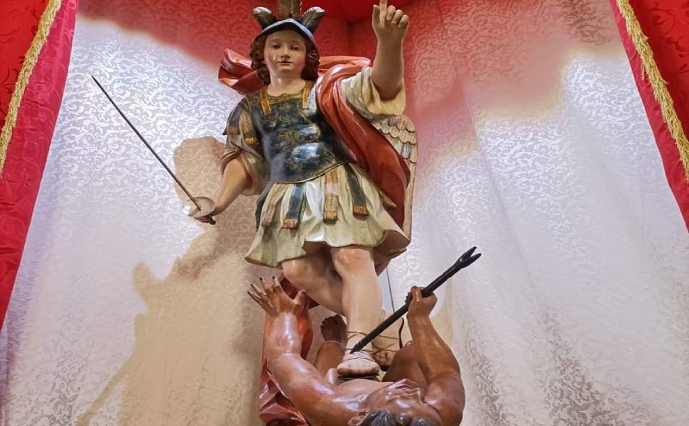 Donnici, tutto pronto per accogliere la Spada e la statua di San Michele Arcangelo 51 Foto San Michele Donnici 1