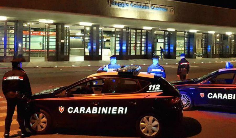 Foto carabinieri reggio stazione centrale