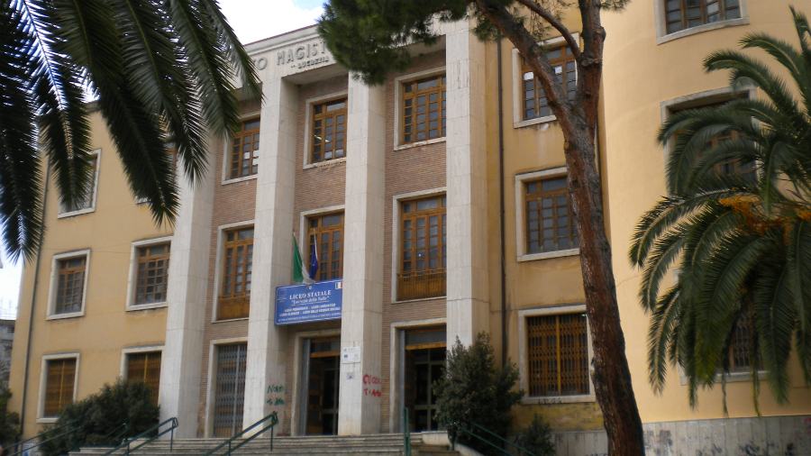 Foto scuola Lucrezia della valle liceo