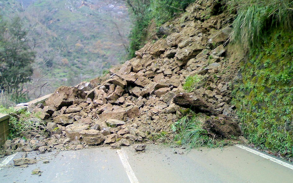 Dissesto idrogeologico, approvati 9 interventi: 3 sono nel cosentino 51 Frana 5
