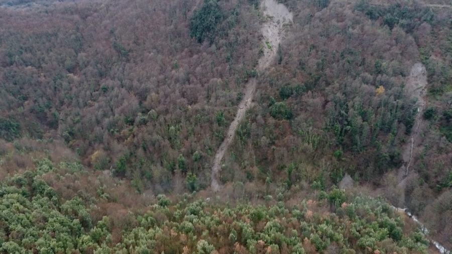 Frane, Abatemarco gravemente danneggiato. Disagi per 25 Comuni della provincia 55 Frana Abatemarco 1