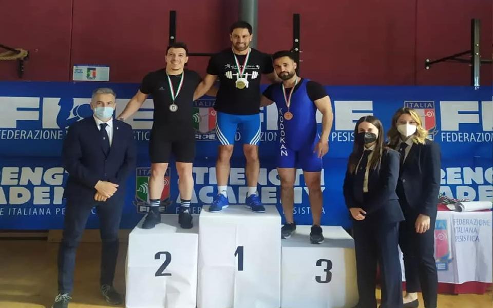 Pesistica: è cosentino l’atleta che ha sollevato il maggior peso in Calabria 51 Francesco De Bartolo podio 1