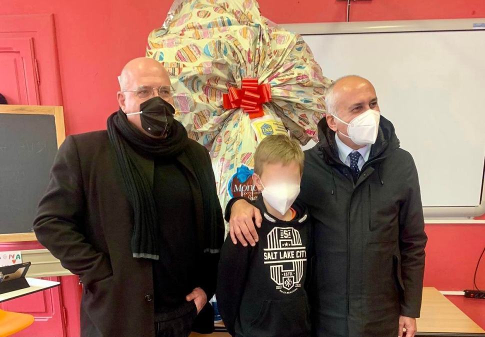 Franz Caruso uovo pasqua bambini ucraini