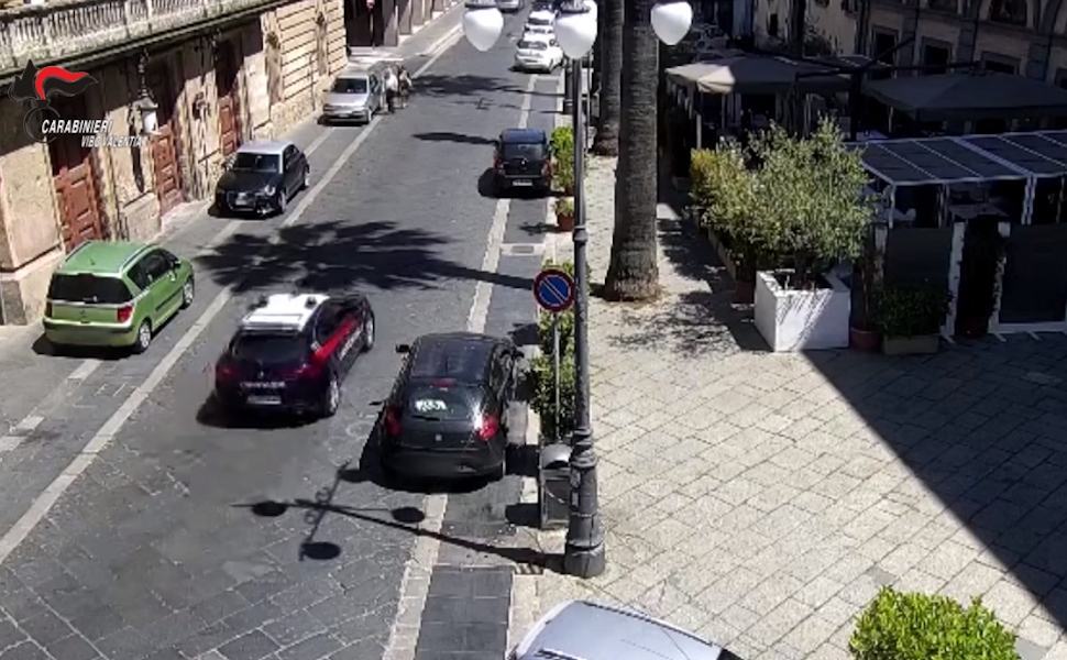 Covid: scovati 478 furbetti dei buoni spesa, anche affiliati alla 'ndrangheta 51 Furbetti dei buoni spesa Covid. Beccati 478 a Vibo Valentia