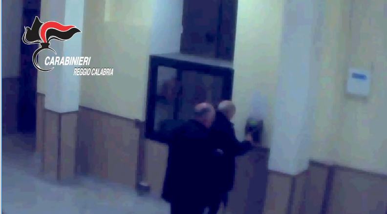 (VIDEO) "Furbetti del cartellino" al Comune di Melito Porto Salvo, sette impiegati in manette 55 Furbetti del cartellino Melito Porto Salvo2