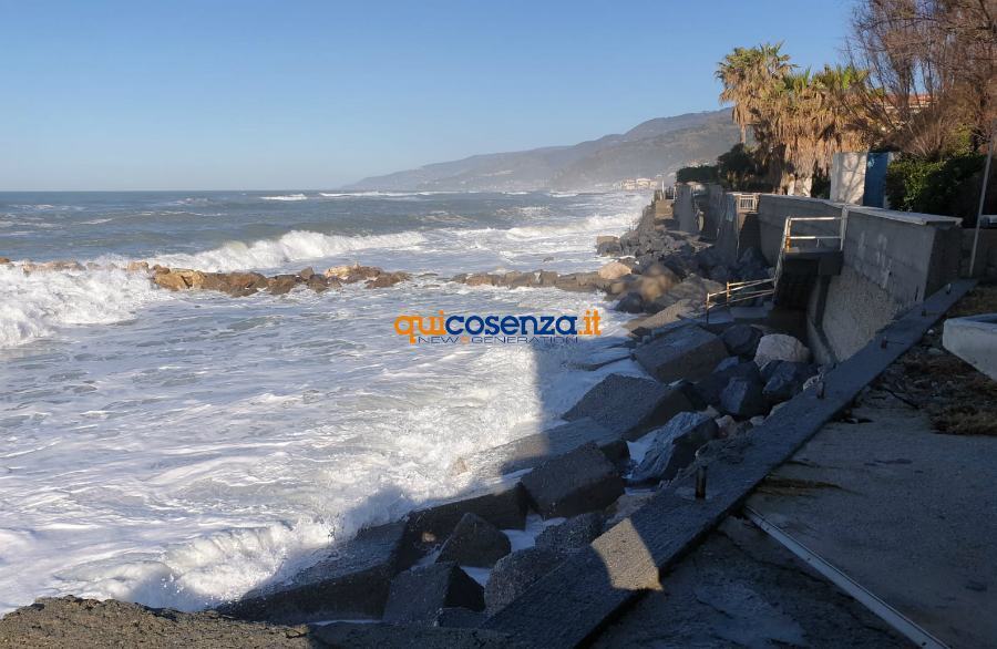 Fuscaldo mareggiata 23 dic 2020 012