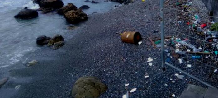 Ritrovato sulla spiaggia di Diamante un fusto sospetto dell'Eni: oggi verrà esaminato il contenuto 55 Fusto Eni Diamante