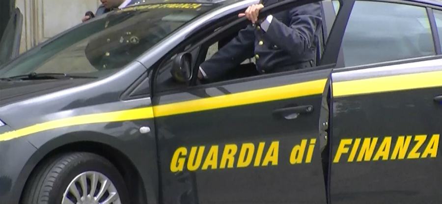 GUARDIA FINANZA 18