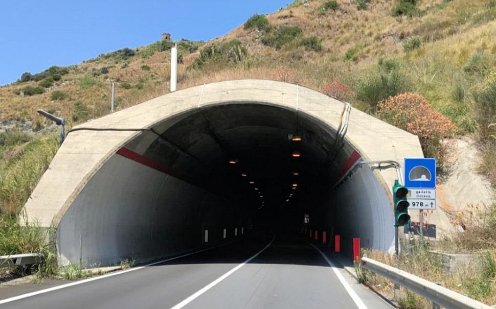 Galleria Coreca Amantea Statale 18 Tirrena inferiore