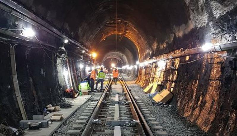 Galleria Santomarco: tolti i sigilli, tra poche ore riprenderanno a viaggiare i treni 51 Galleria Santomarco