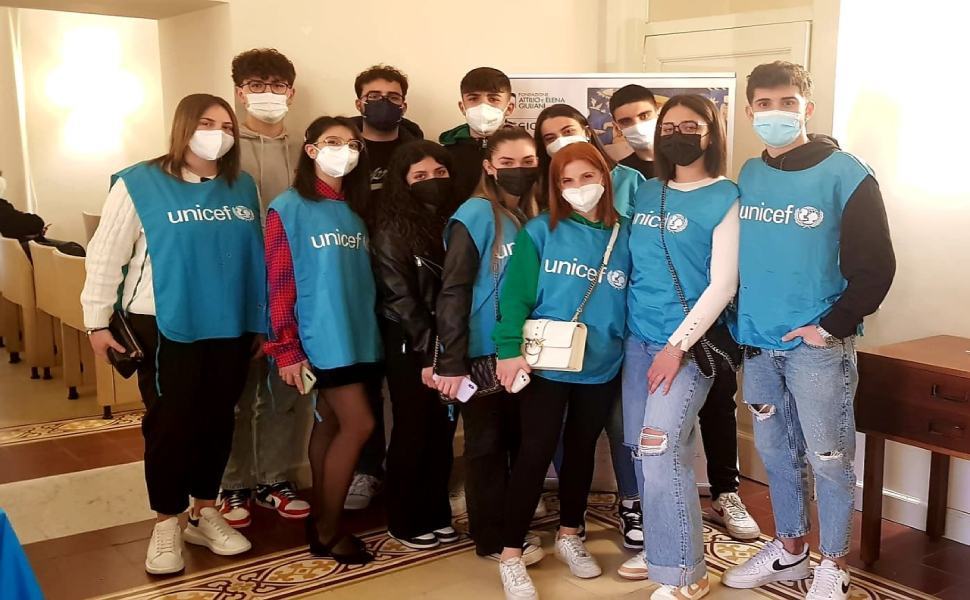 Cosenza, cultura e arte al servizio della solidarietà per l'Ucraina 51 Giovani volontari Unicef del Comitato di Cosenza 1