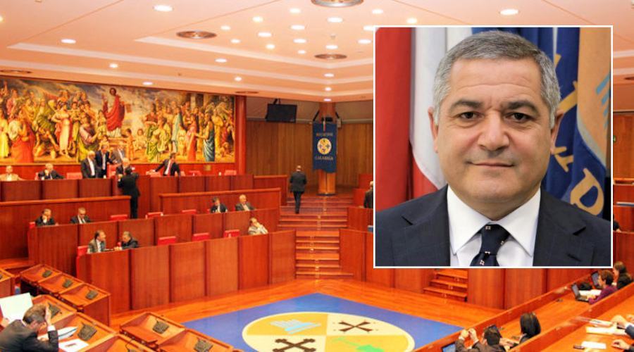 Giovanni Arruzzolo (FI) è il nuovo presidente del consiglio regionale della Calabria 51 Giovanni Aruzzolo
