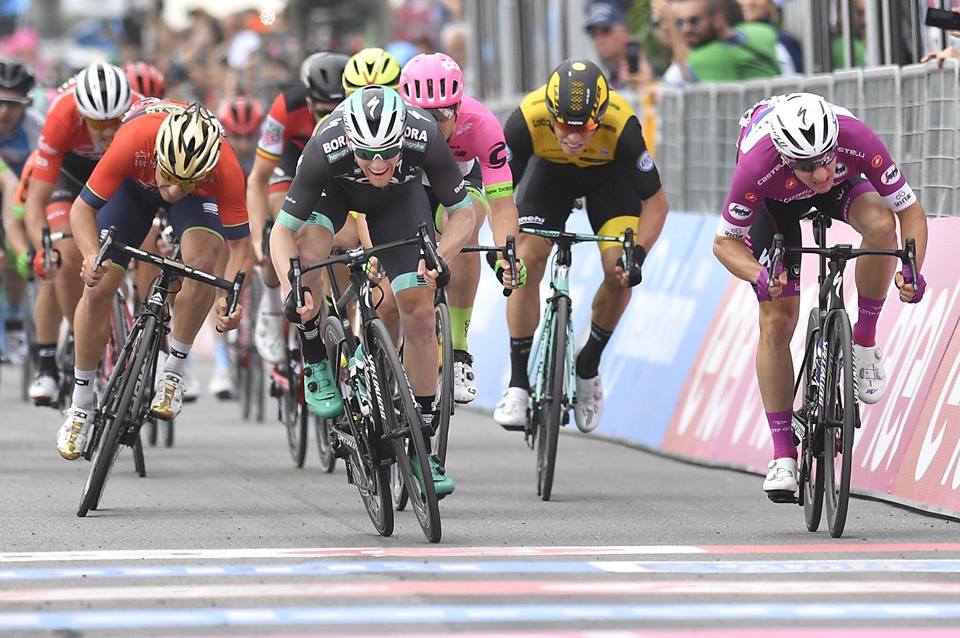 Giro Italia ciclismo tappa praia a mare